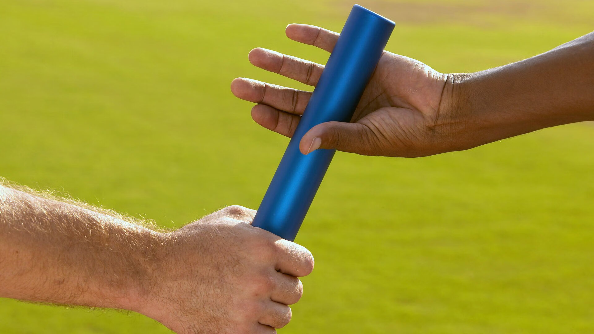 “足球+家庭”融合作为行业创新热点，全民参与氛围日益浓厚，足球合作的重要性