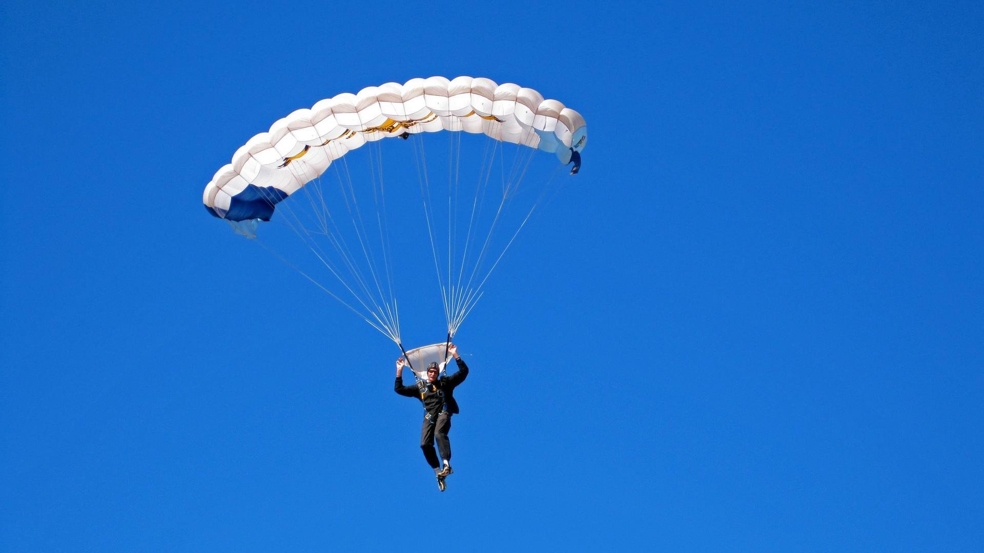 东南亚拳王赛开打，中国选手上演绝地反击，东南亚拳头官网